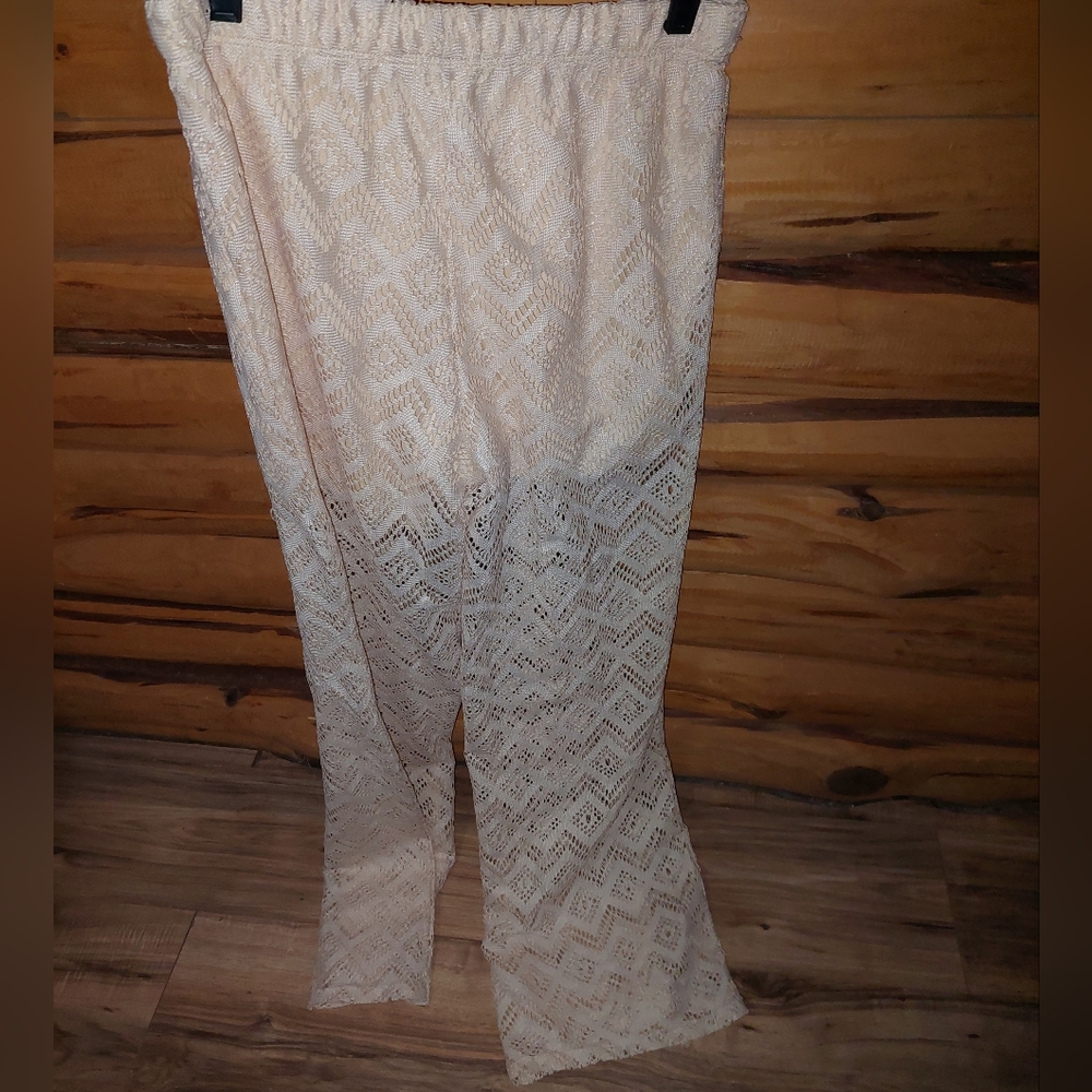 (L) Discreet Pants - Picture 2 of 4